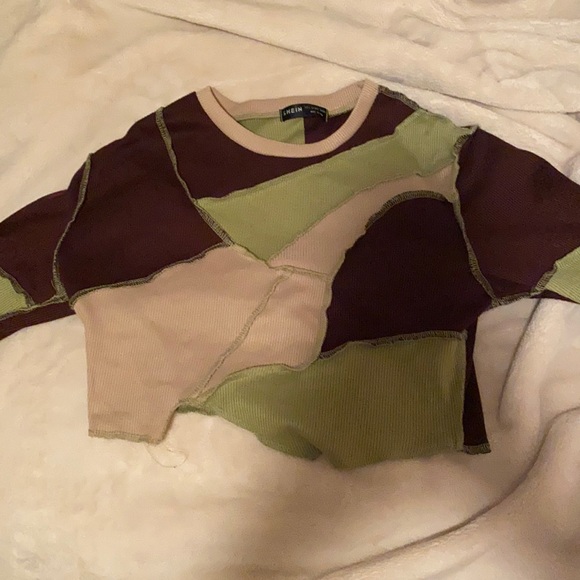 It’s a shein too small. - Picture 1 of 3